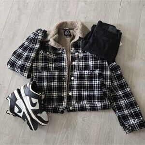 Urban Outfitters Jacket Plaid  Fleece Lined BDG Sherpa Corduroy Coat Size Medium